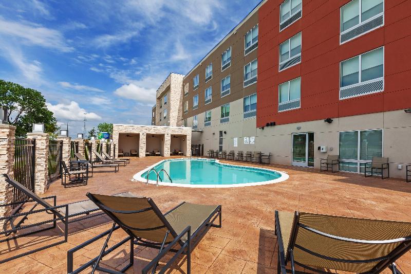 בית מלון כפרי Holiday Inn Express & Suites Tulsa South   Woodland Hills, An Ihg