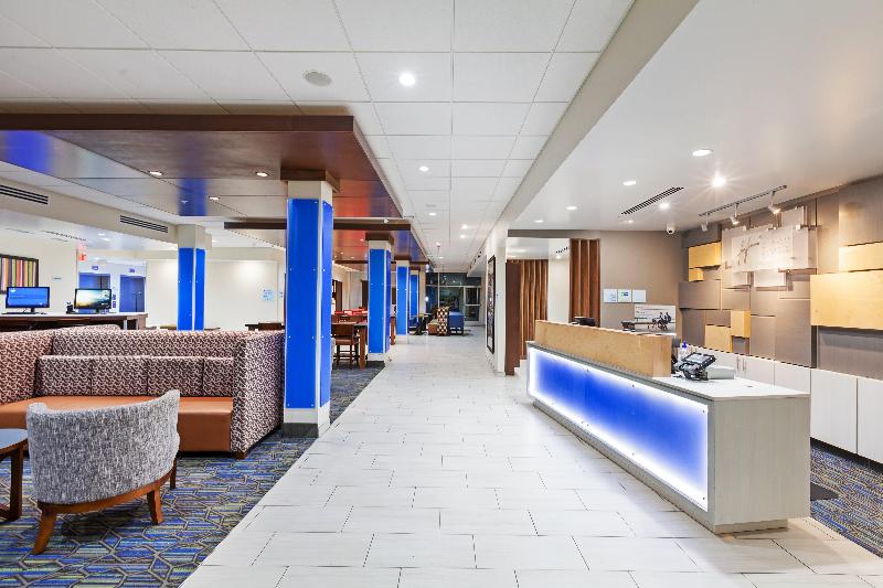 בית מלון כפרי Holiday Inn Express & Suites Tulsa South   Woodland Hills, An Ihg