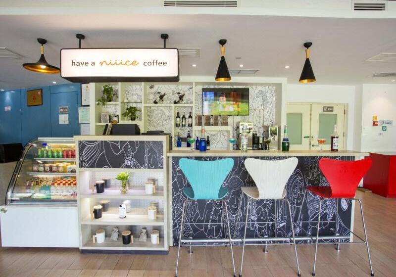 Отель Ibis Tianjin Wuqing