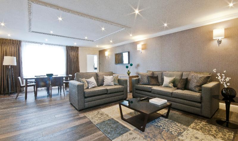 בית מלון כפרי Queensgate Court