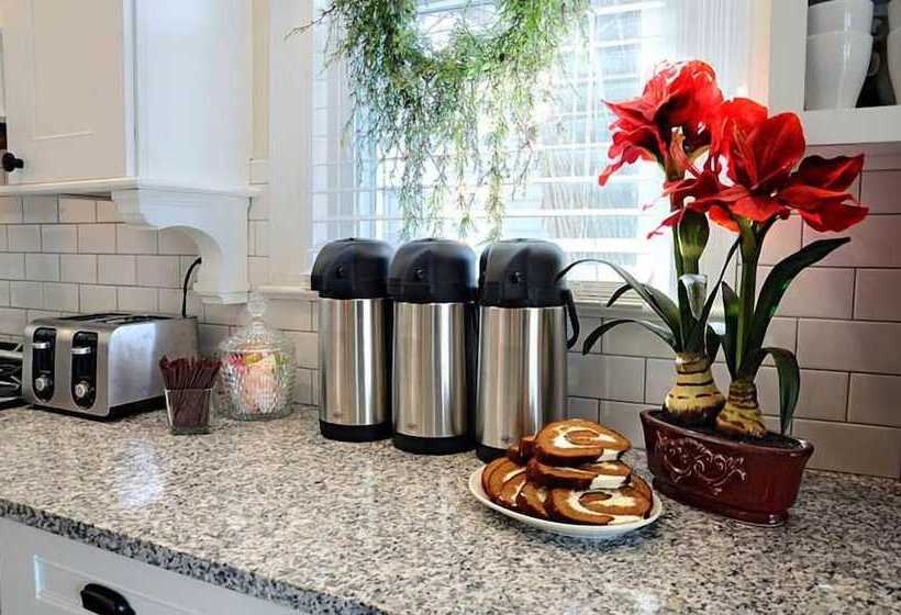 فندق Rehoboth Guest House   Adults Only