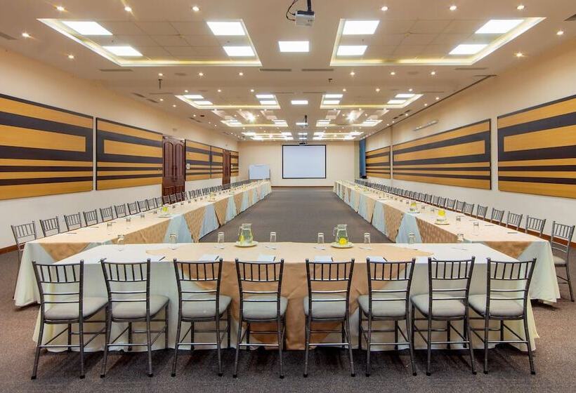 هتل Rincon De Puembo; Bw Signature Collection