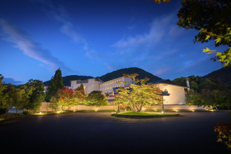 فندق Iizaka Onsen Surikamitei Ohtori