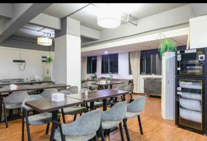 Vienna Hotel Shenzhen East Railway Station