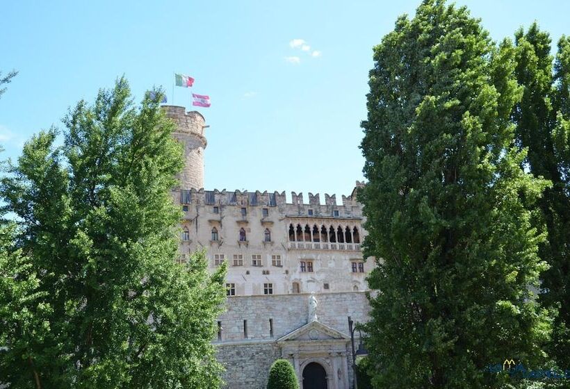 هتل B&b La Loggia Del Castello