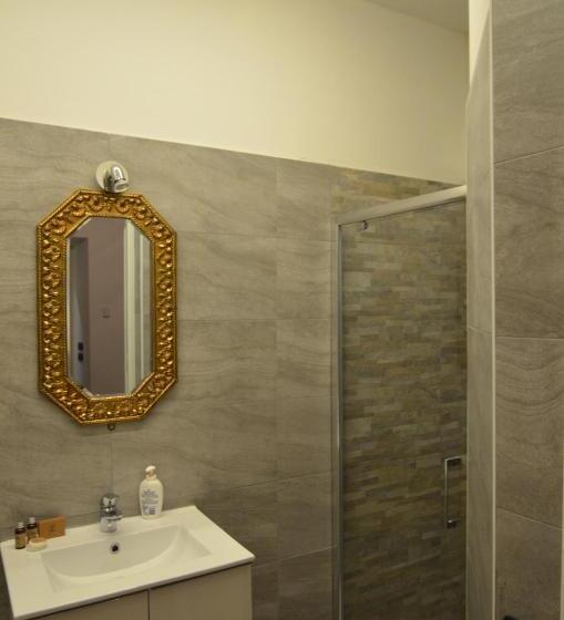 هتل B&b La Loggia Del Castello