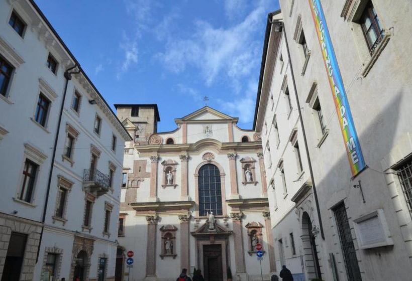 هتل B&b La Loggia Del Castello