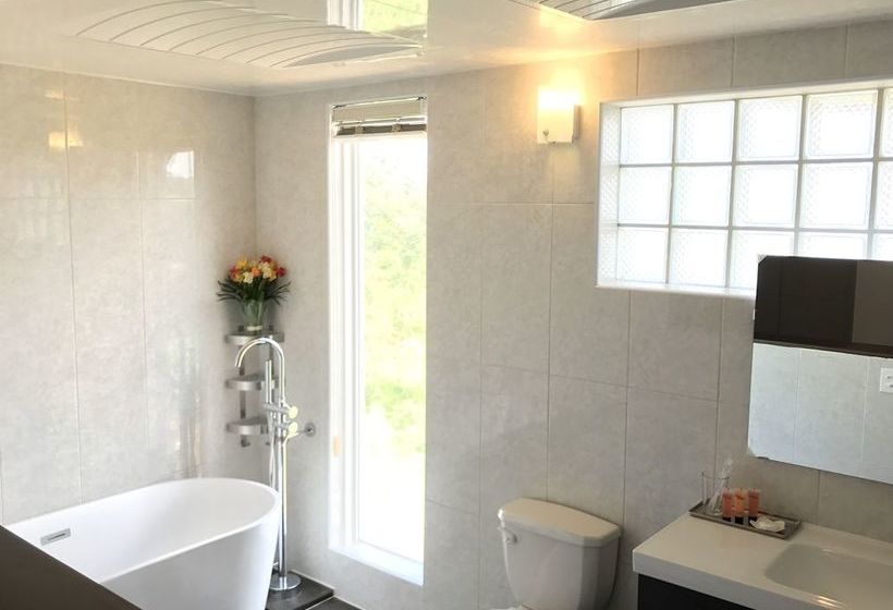 هتل The Summit Condominium &