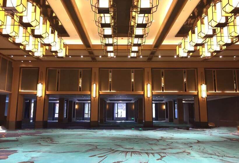 בית מלון כפרי The Lucid Resort