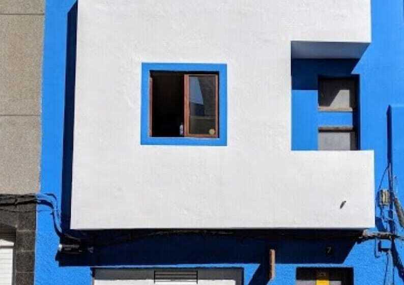 La Ventana Azul Surf Hostel