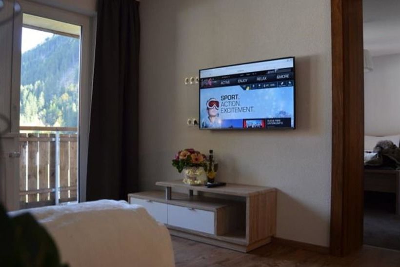 בית מלון כפרי Alpen-appartements Zürcher