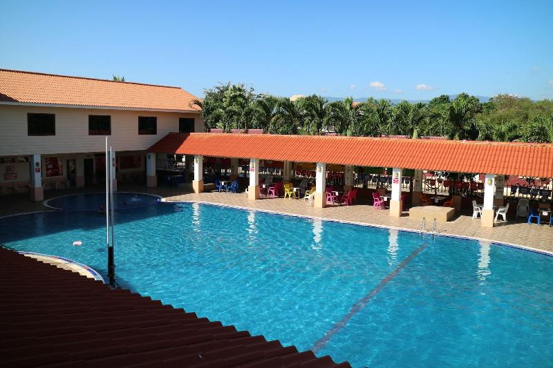 فندق Homeland Resort