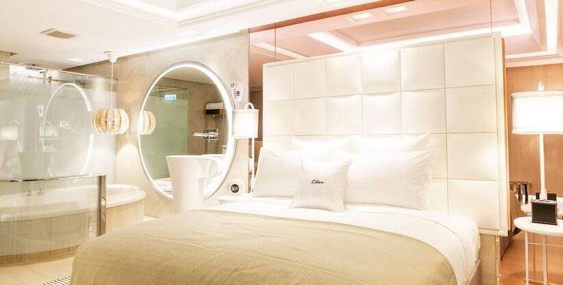 Six Star Motel  Taoyuan