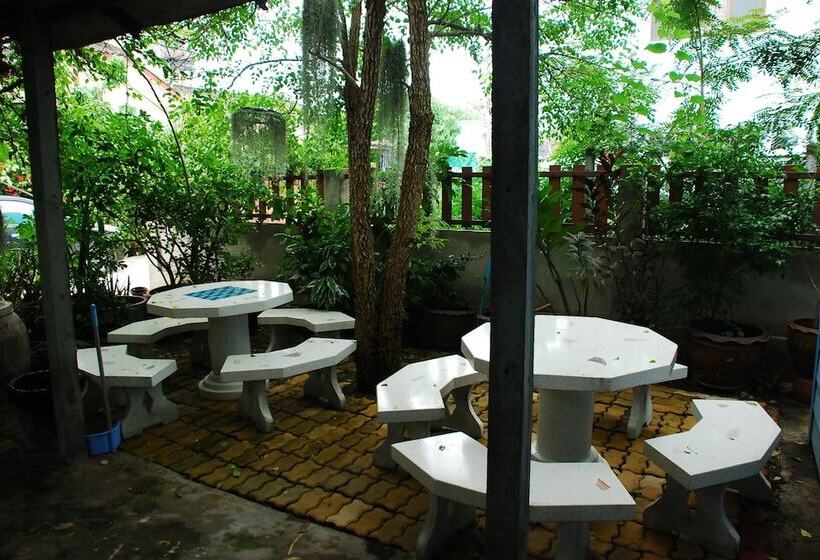 酒店 Baan Kum Siri