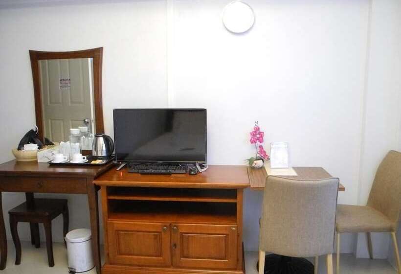 هتل Bann Tawan Hostel Chiang Rai