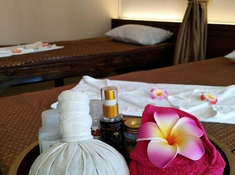هتل Bann Tawan Hostel Chiang Rai