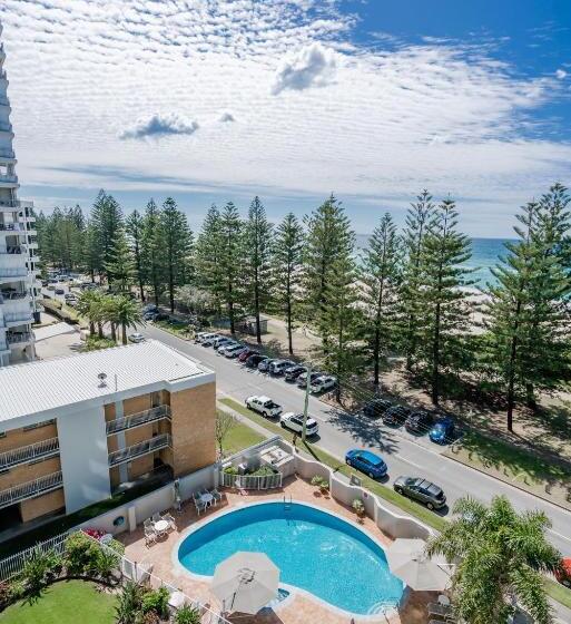 هتل Cashelmara Beachfront Apartments