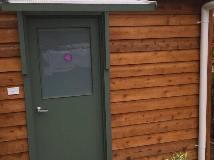 فندق Gumnut Cottage