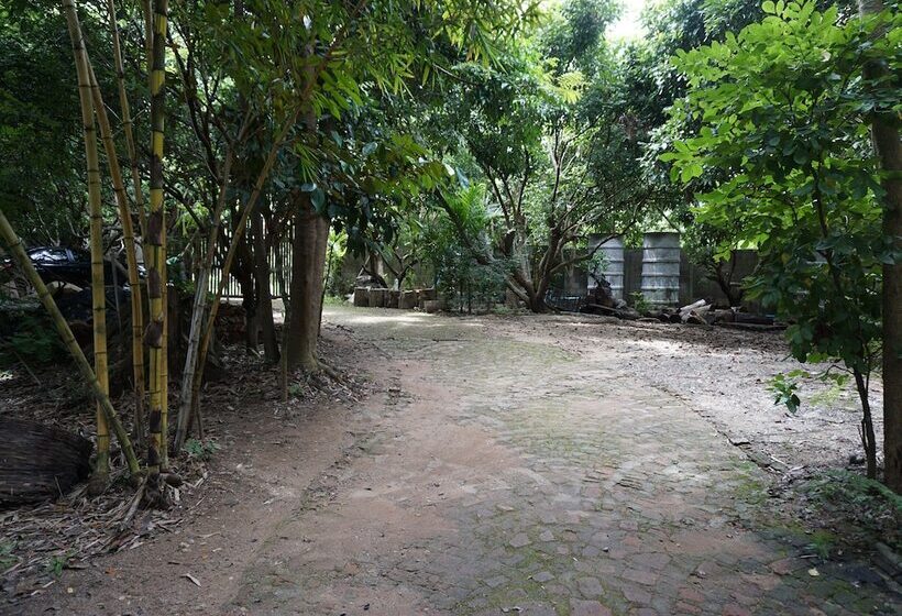 هتل Jiang Lha Village