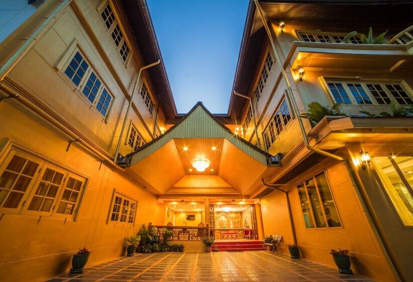 Отель Nakaraj Princess Chiang Rai  Walking Street