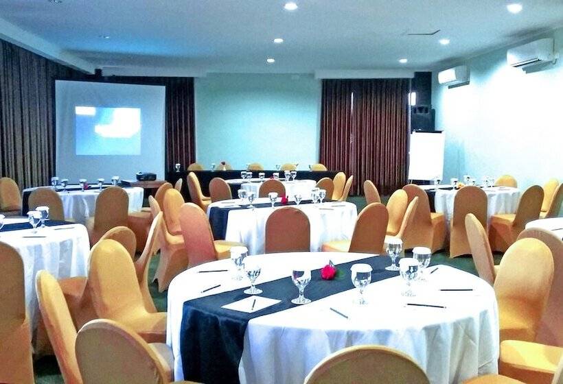 Her Hotel & Trade Centre Balikpapan