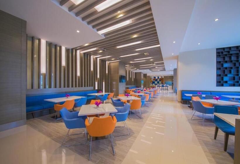 فندق Holiday Inn Express Guian Yungu, An Ihg