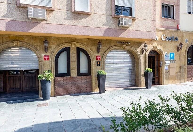 فندق Hostal La Costa