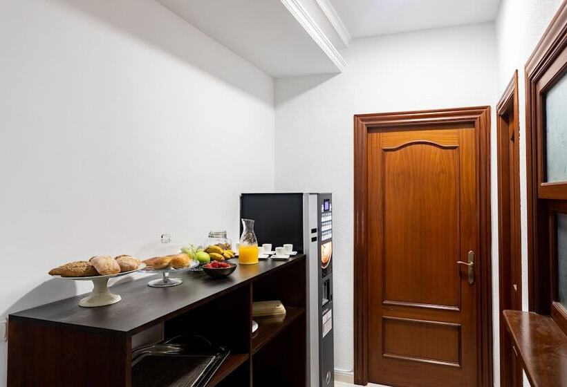 فندق Hostal La Costa