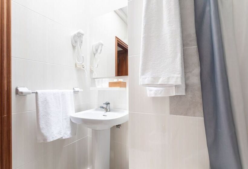 فندق Hostal La Costa
