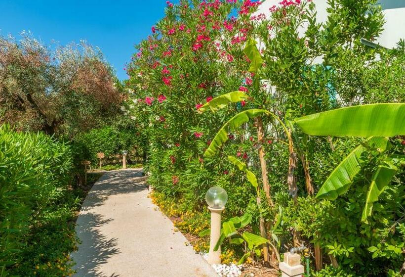 هتل Dimora Tenuta Solentino