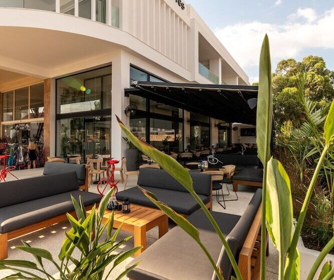 هتل Abacus Suites