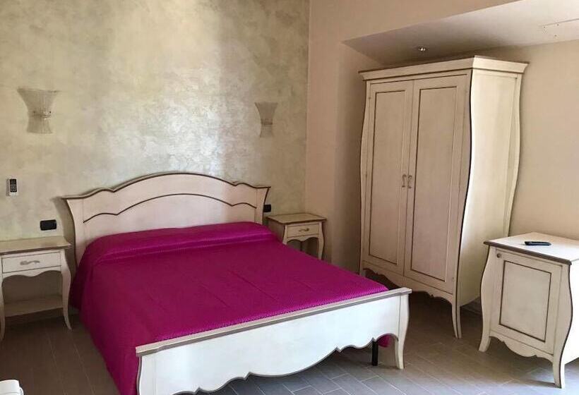 فندق Eleven Bed & Breakfast