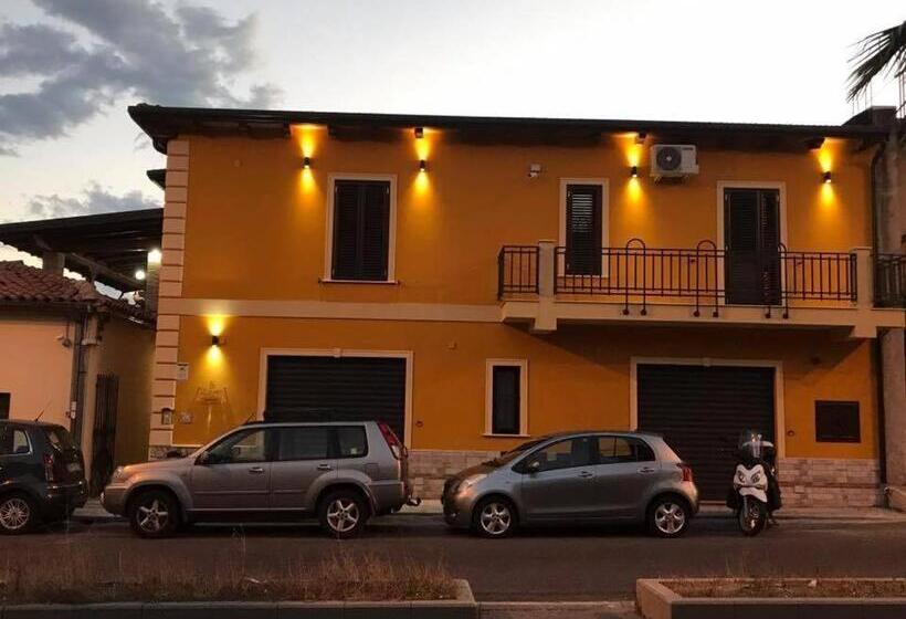 فندق Eleven Bed & Breakfast