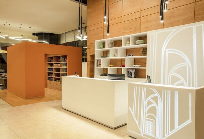 Отель Fiesta Inn Express Queretaro Constituyentes