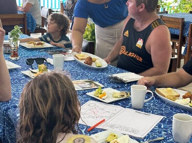 هتل Litia Sini Beach Fales