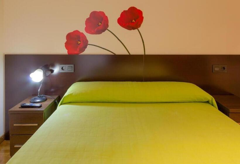 هتل Pension Logroño