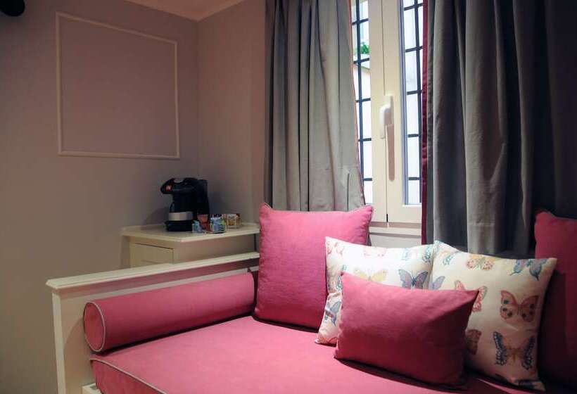 هتل Suite Fontana Di Trevi