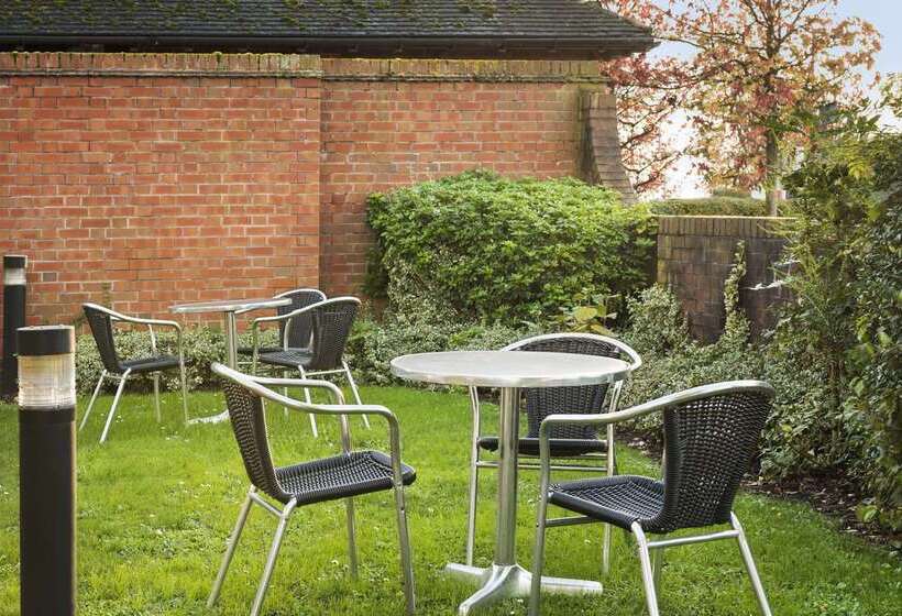 בית מלון כפרי Days Inn Tewkesbury