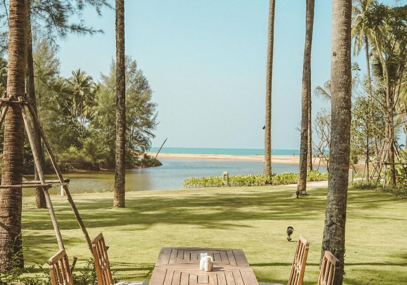 Hotel Devasom Khao Lak Beach Resort & Villas