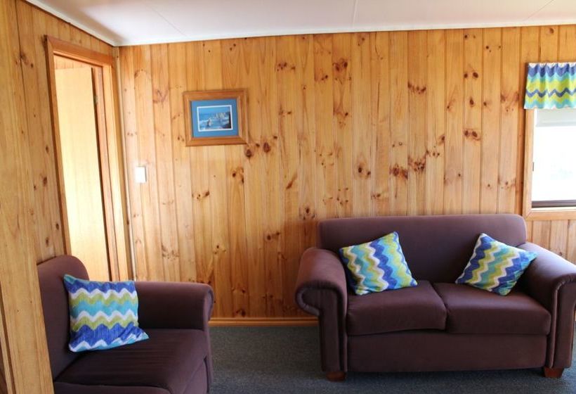 Clifton Beach Lodge