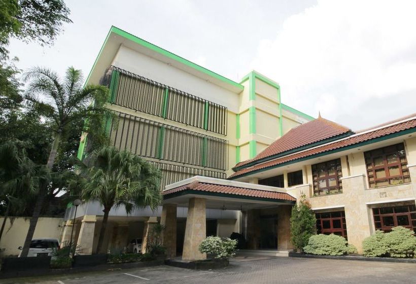 בית מלון כפרי Airy Alun Alun Bojonegoro Trunojoyo 2