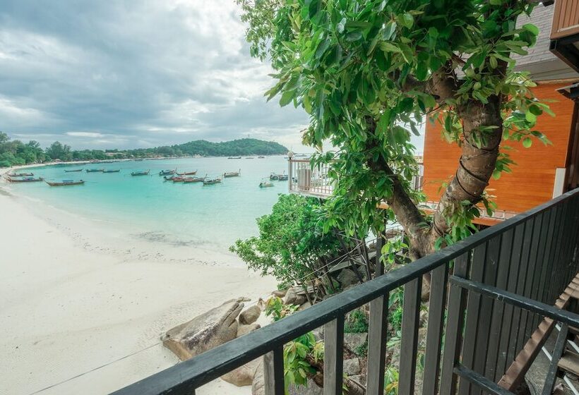 هتل Chareena Hill Beach Resort