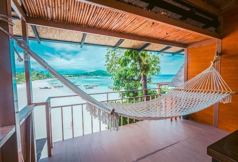 هتل Chareena Hill Beach Resort