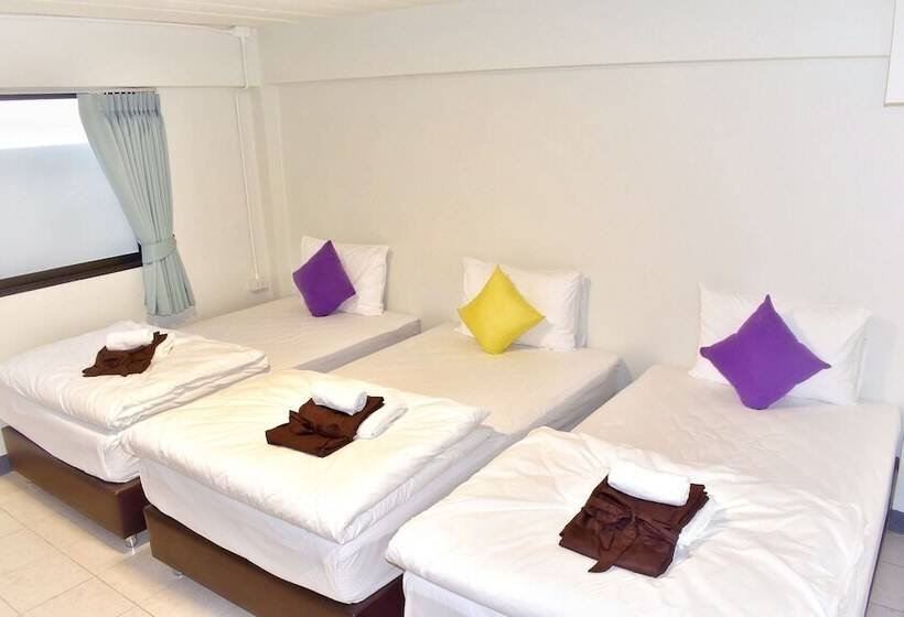 בית מלון כפרי Soft Dormtel Night Bazaar