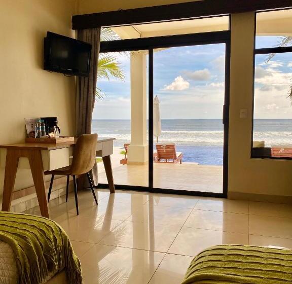 فندق Vista Las Olas Resort