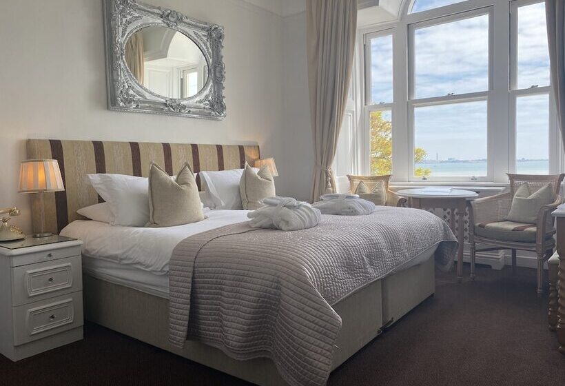 ベッドアンドブレックファースト La Haule Manor