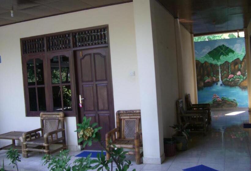 Bed and Breakfast Matahari Tulamben Guesthouse