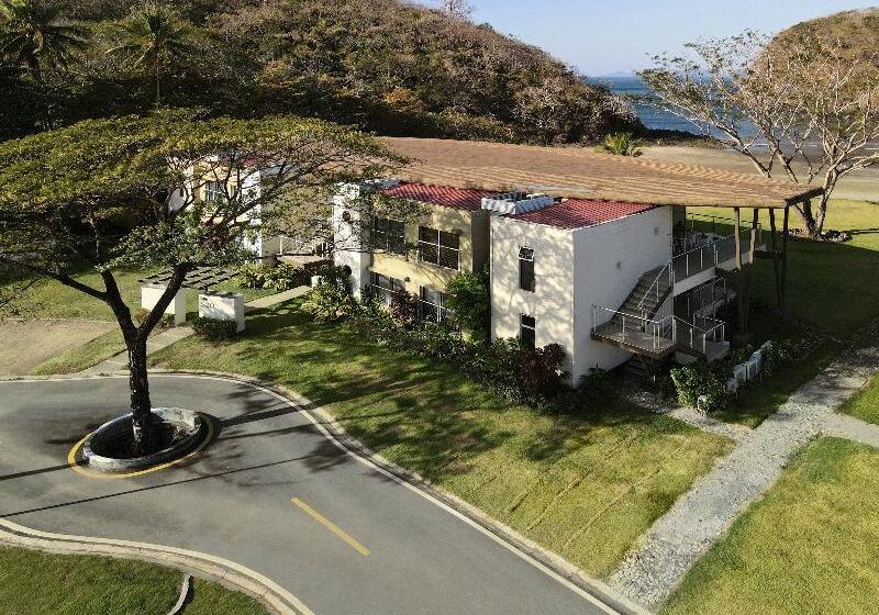 פונדק Villa Marina Lodge & Condos