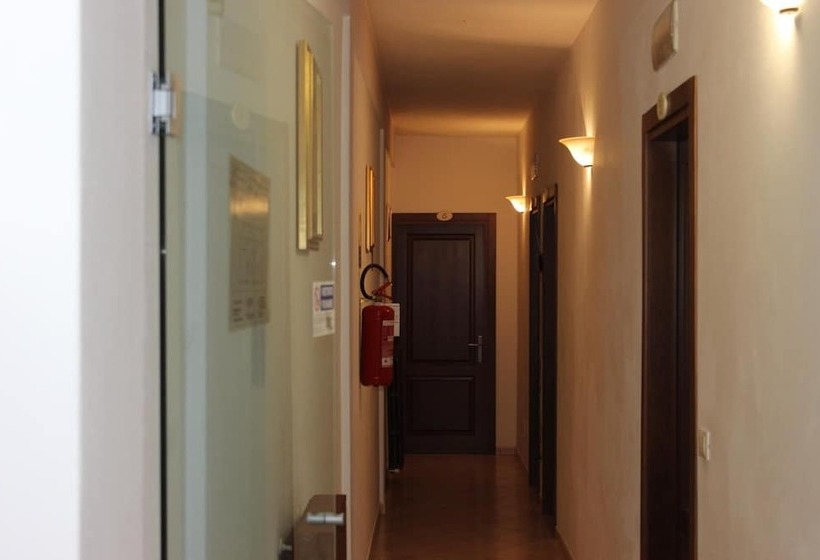 فندق Albergo Ristorante Pizzeria La Bocca Di Bacco