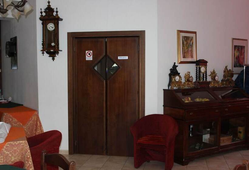 فندق Albergo Ristorante Pizzeria La Bocca Di Bacco